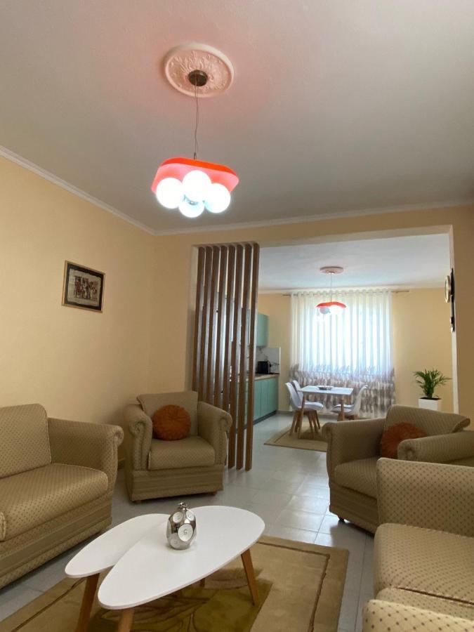 Guest House Tiranë Luaran gambar